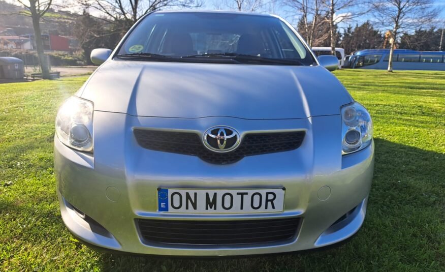 TOYOTA Auris 1.4 D-4D 5P