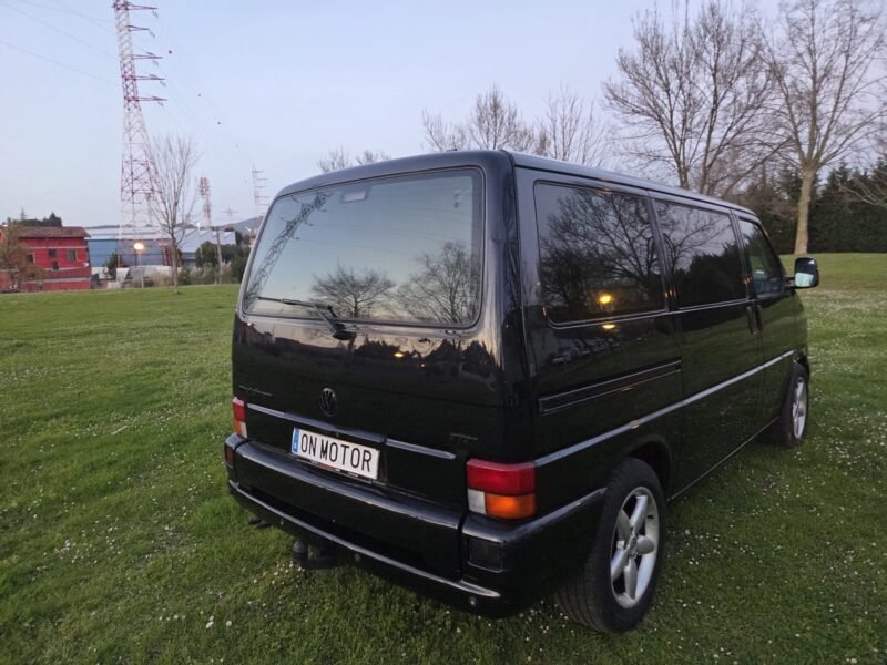 Volkswagen Multivan 2.5 TDI 7PLAZAS