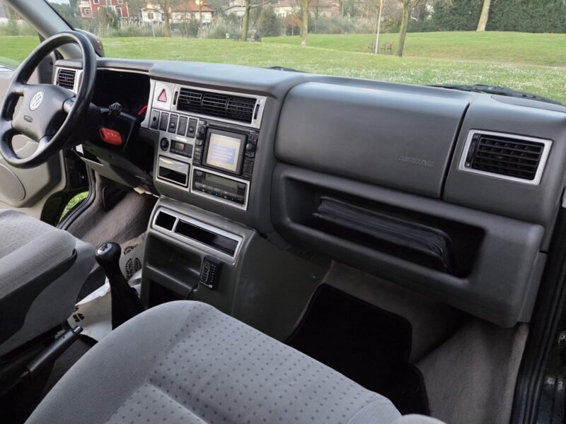 Volkswagen Multivan 2.5 TDI 7PLAZAS