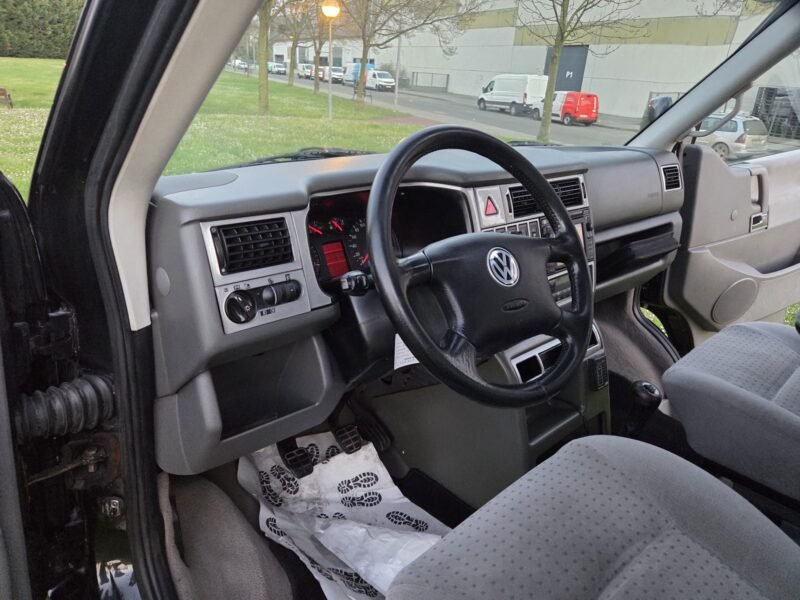 Volkswagen Multivan 2.5 TDI 7PLAZAS