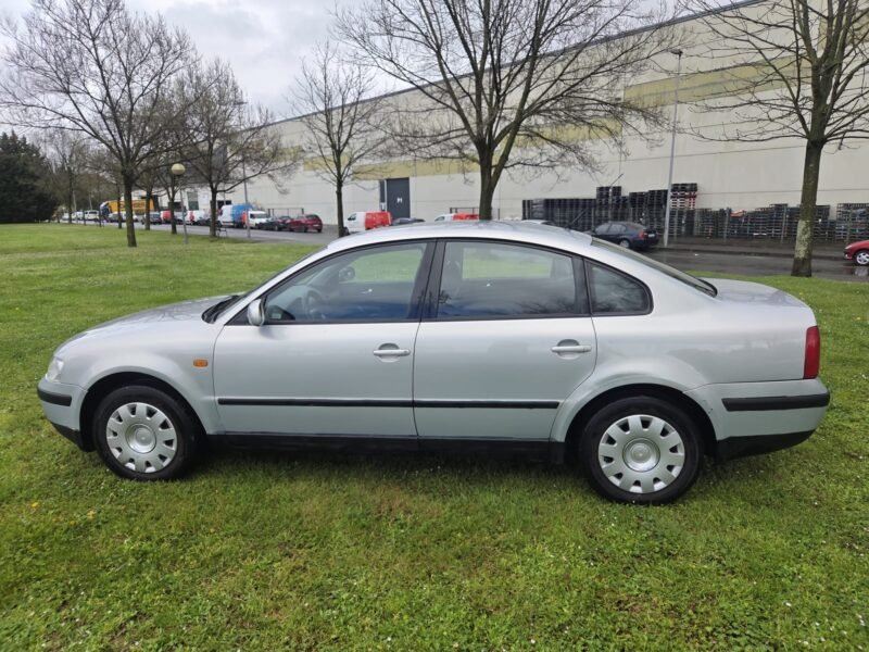 Volkswagen Passat 1.9 TDI 5P