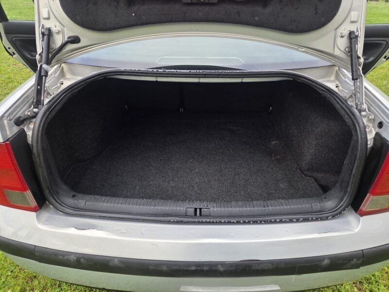 Volkswagen Passat 1.9 TDI 5P