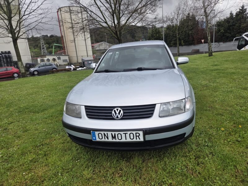 Volkswagen Passat 1.9 TDI 5P