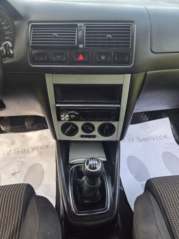 VOLKSWAGEN Golf IV 1.9 TDI 3P