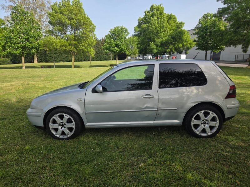 VOLKSWAGEN Golf IV 1.9 TDI 3P