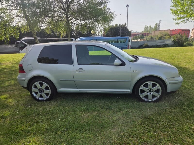 VOLKSWAGEN Golf IV 1.9 TDI 3P