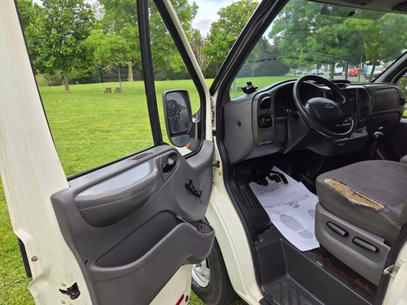 FORD Transit 2.4 turbo diésel 125 T350