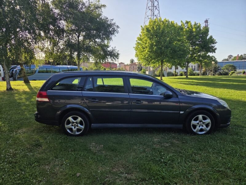 OPEL Vectra 1.9 CDTI Familiar 5p