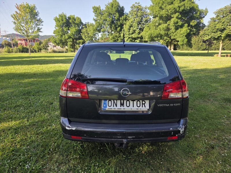 OPEL Vectra 1.9 CDTI Familiar 5p