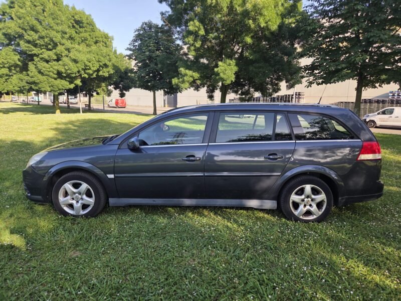 OPEL Vectra 1.9 CDTI Familiar 5p