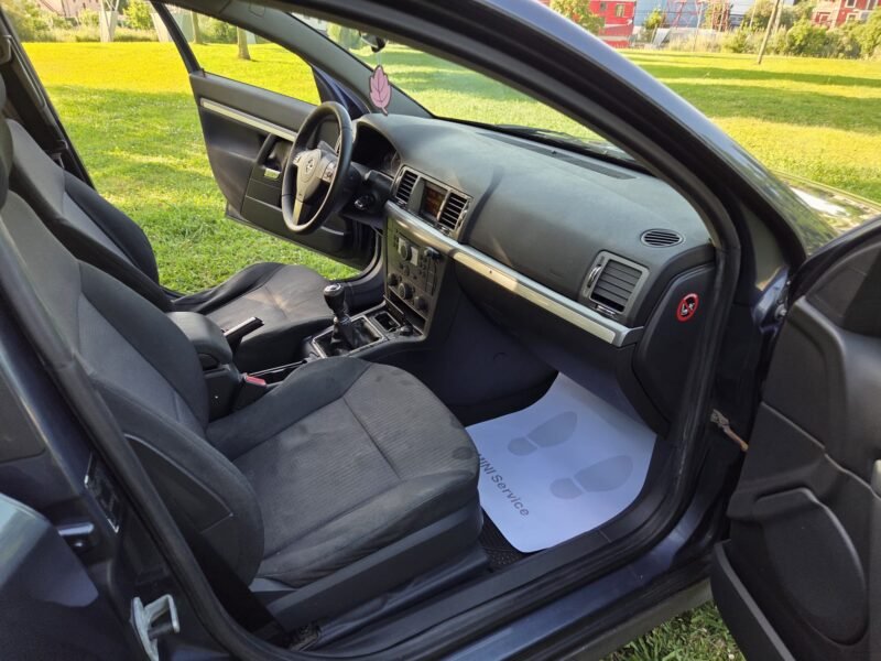 OPEL Vectra 1.9 CDTI Familiar 5p