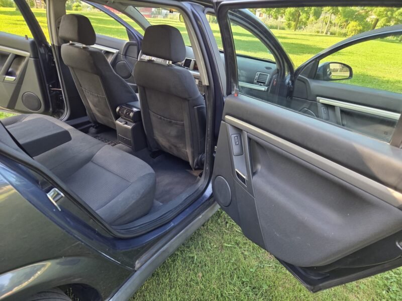 OPEL Vectra 1.9 CDTI Familiar 5p