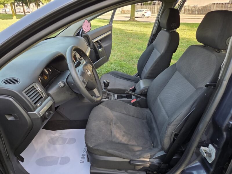 OPEL Vectra 1.9 CDTI Familiar 5p