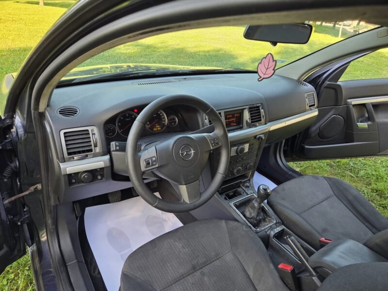 OPEL Vectra 1.9 CDTI Familiar 5p