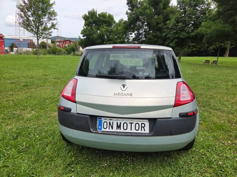RENAULT Megane 1.6 16v 5 puertas