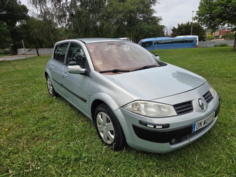 RENAULT Megane 1.6 16v 5 puertas