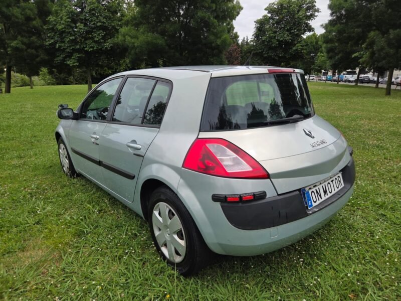 RENAULT Megane 1.6 16v 5 puertas