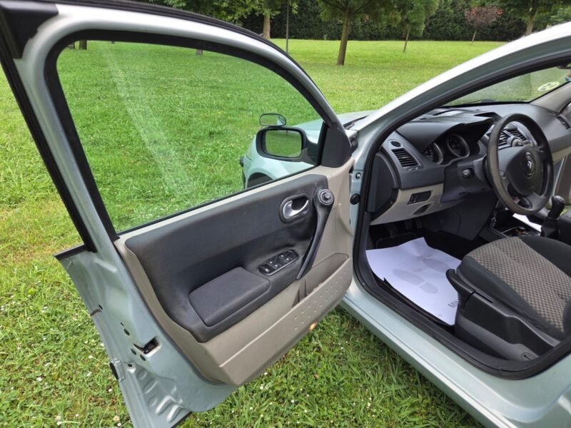 RENAULT Megane 1.6 16v 5 puertas