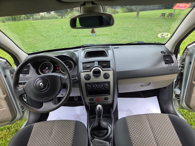 RENAULT Megane 1.6 16v 5 puertas