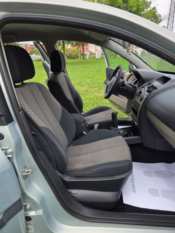 RENAULT Megane 1.6 16v 5 puertas