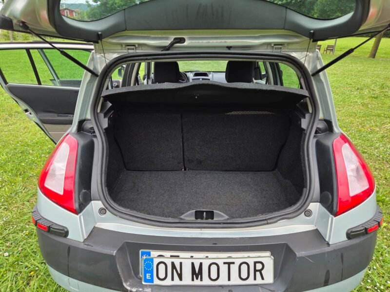 RENAULT Megane 1.6 16v 5 puertas