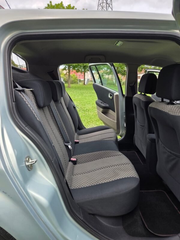 RENAULT Megane 1.6 16v 5 puertas