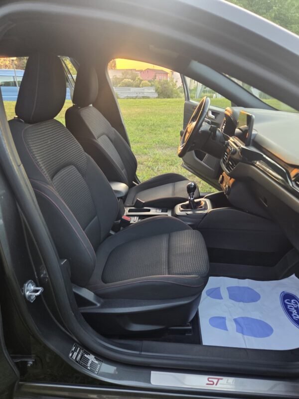FORD Focus 1.5 ST LINE
