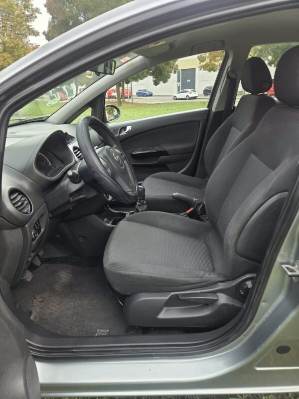 OPEL Corsa 1.2 16v 5P