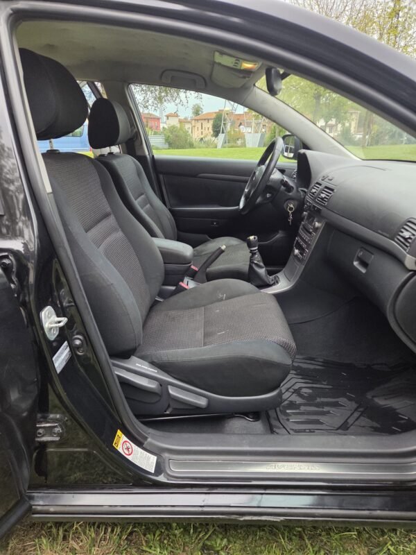 TOYOTA Avensis 2.0 D-4D